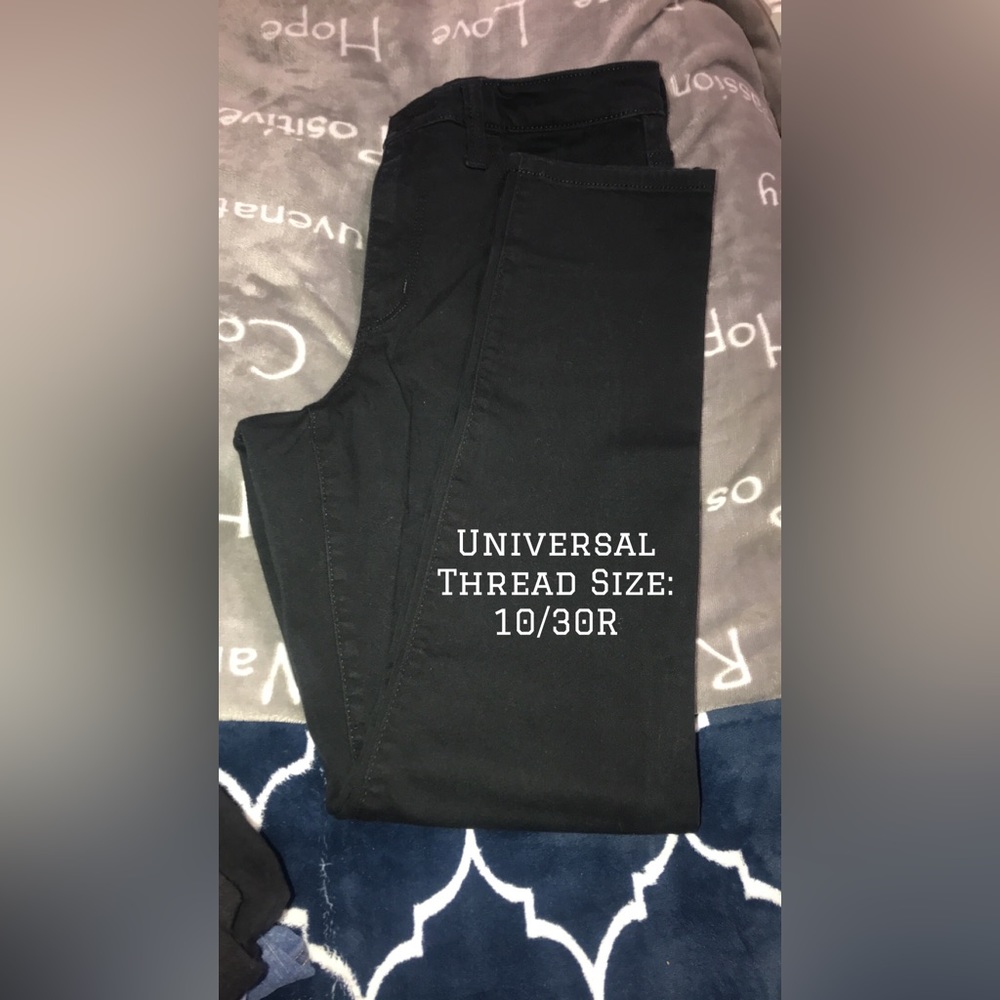 Universal Thread skinny jeans size 10/30R